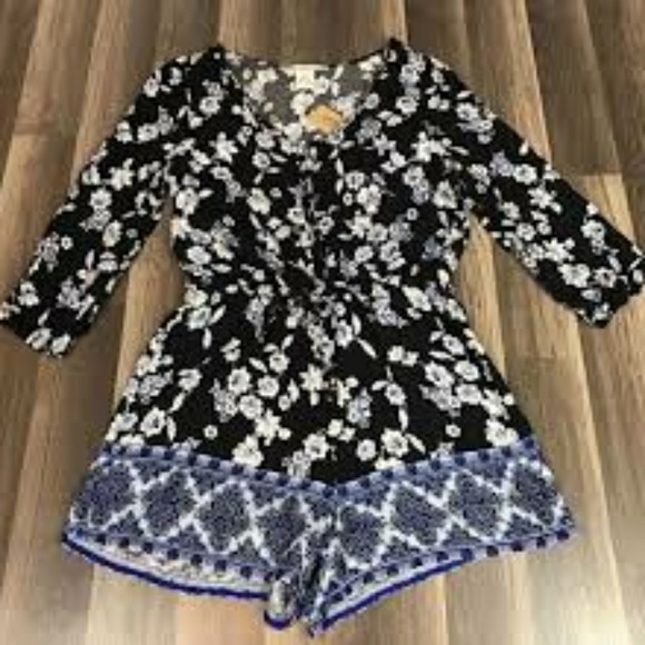 American Rag romper - Picture 2 of 3